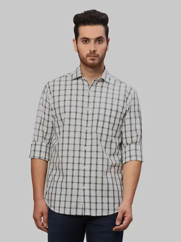Men Green Slim Fit Checks Cotton Cut Away Collar Shirts