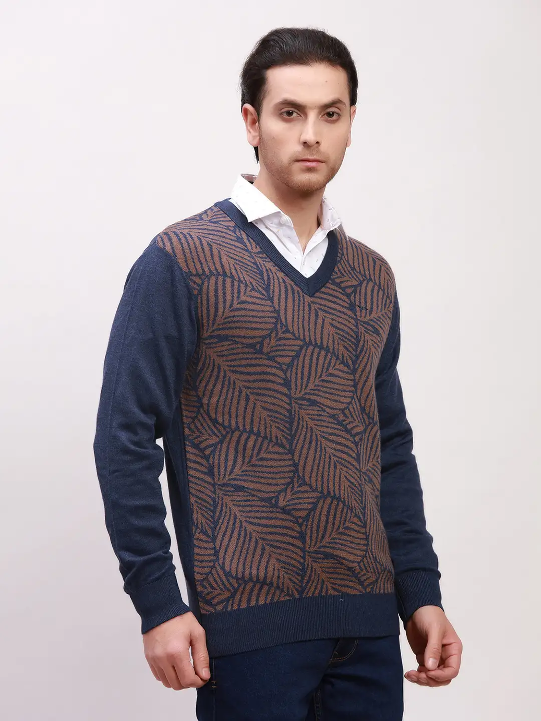 Colorplus Men Blue Jacquard Tailored Fit Wool Blend Full Sleeve V Neck Sweaters - Image 2