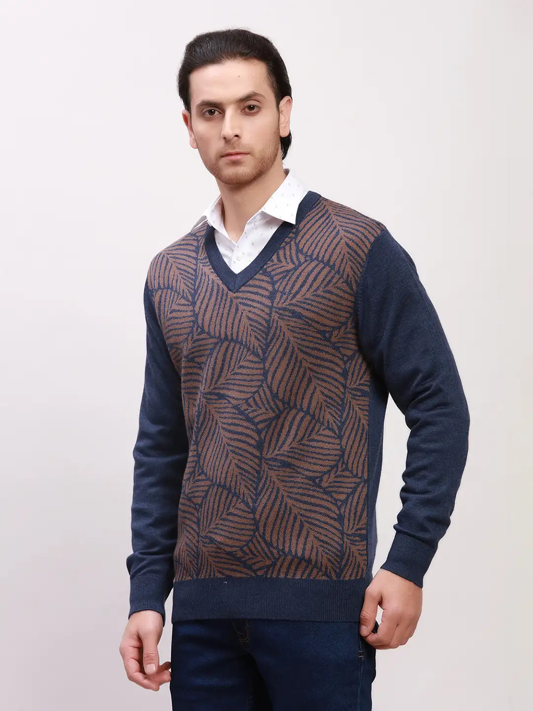 Colorplus Men Blue Jacquard Tailored Fit Wool Blend Full Sleeve V Neck Sweaters - Image 3