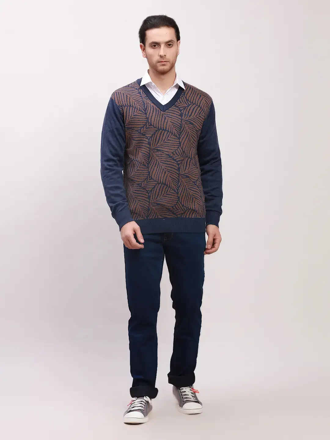 Colorplus Men Blue Jacquard Tailored Fit Wool Blend Full Sleeve V Neck Sweaters - Image 5