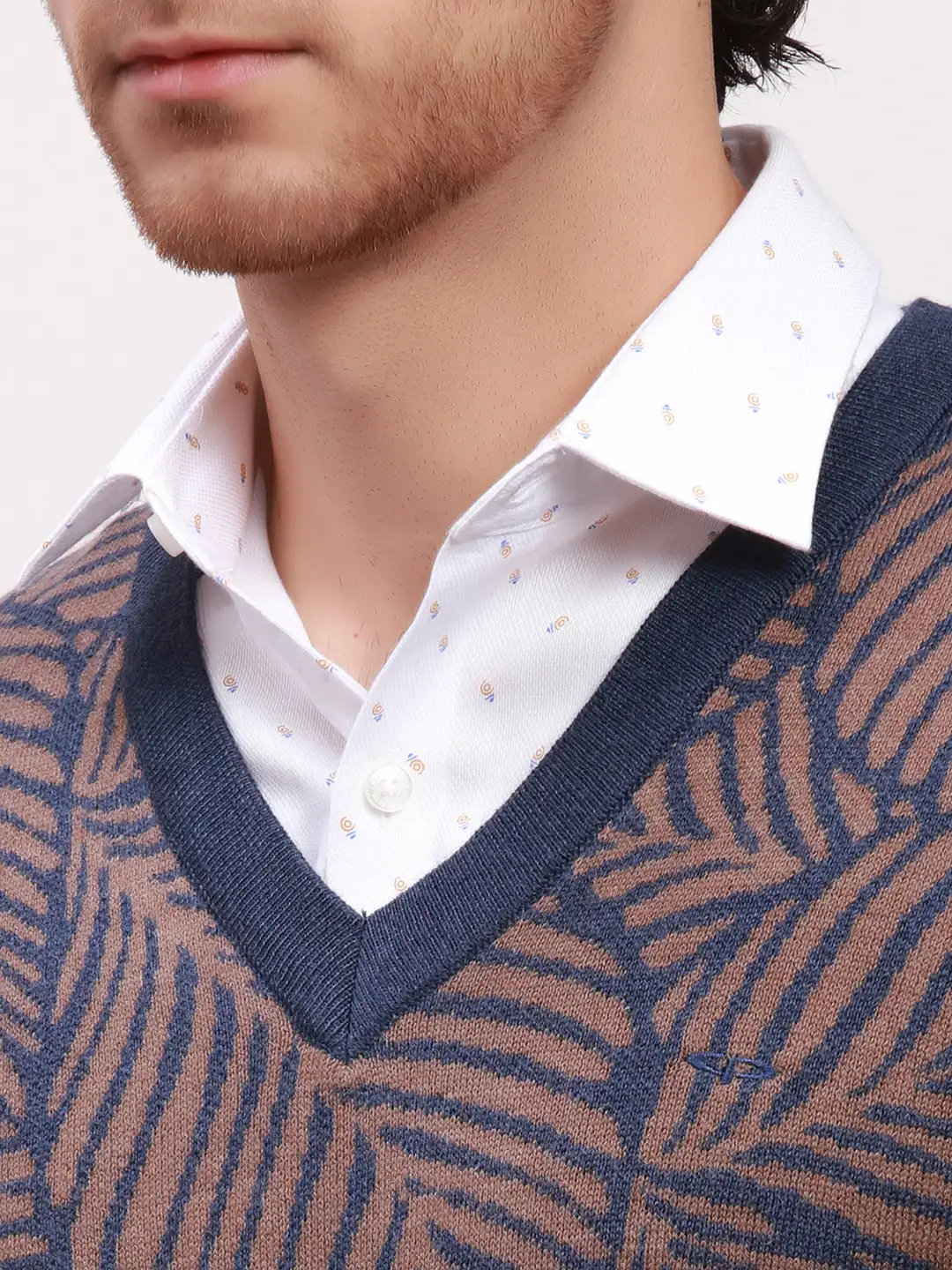 Colorplus Men Blue Jacquard Tailored Fit Wool Blend Full Sleeve V Neck Sweaters - Image 6