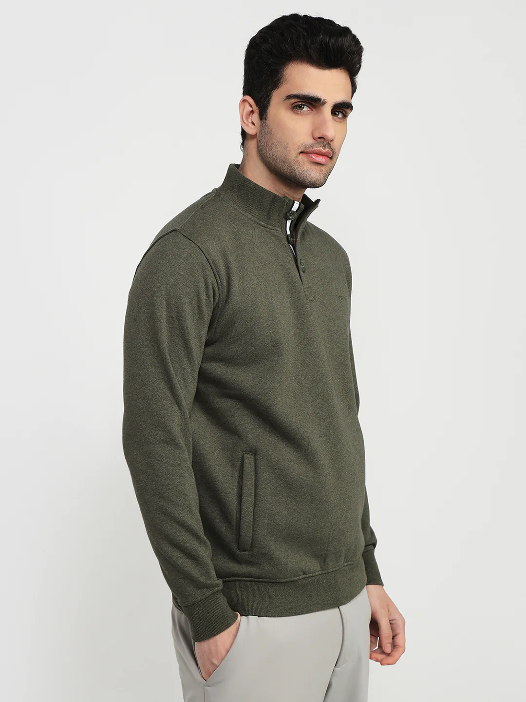 Colorplus Men Green Solid Regular Fit Cotton Blend Sweatshirt - Image 3