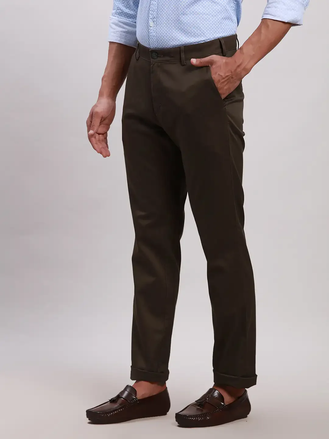 ColorPlus Men Green Tailored Fit Solid Piece Dyed Cotton Trousers - Image 3