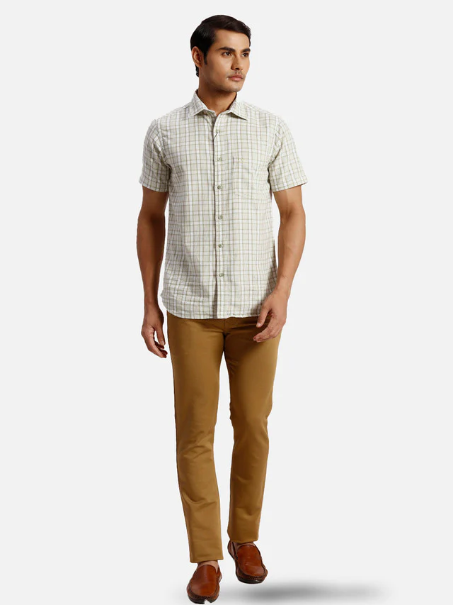Colorplus Men Khaki Solid Piece Dyed Mid Rise Slim Fit Cotton Blend Trouser - Image 5