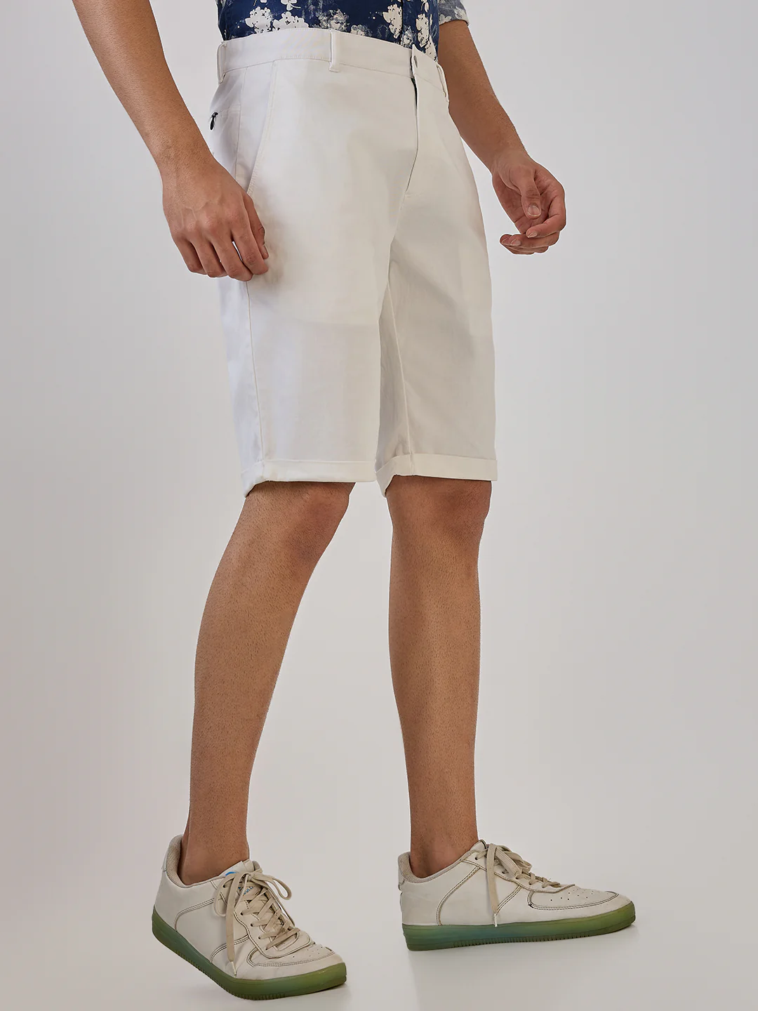 Colorplus Men White Twill Regular Fit Cotton Blend Shorts - Image 3