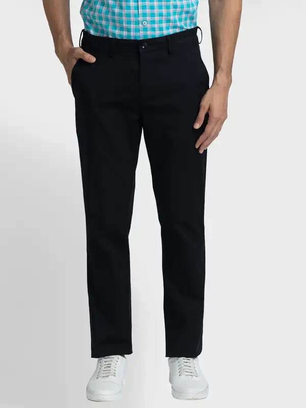 Men Black Contemporary Fit Solid Piece Dyed Cotton Blend Trouser