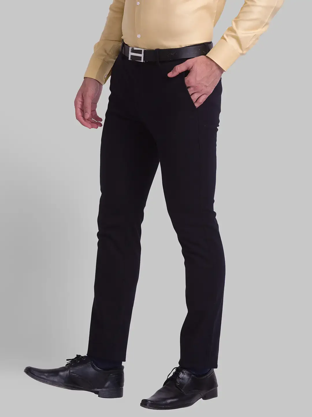 Men Black Neo Classic Fit Solid Cotton Blend Trouser - Image 3