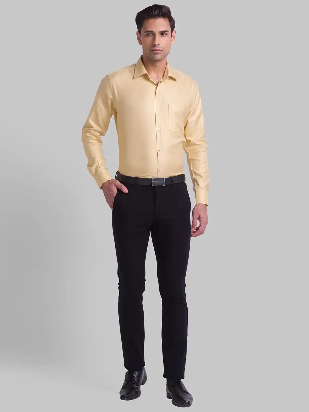 Men Black Neo Classic Fit Solid Cotton Blend Trouser - Image 5