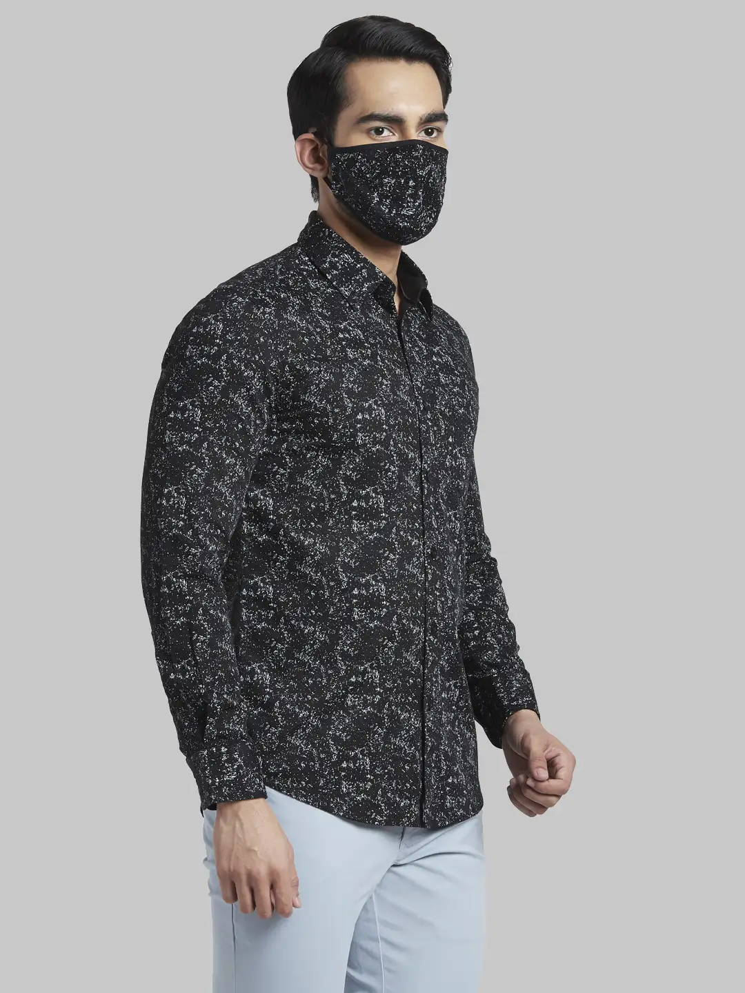 Men Black Slim Fit Print Cotton Full Sleeve Shirts - Image 2