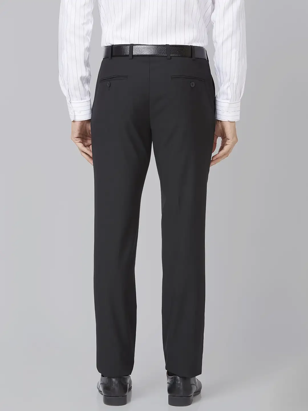 Men Black Slim Fit Solid Polyester Blend Trouser - Image 4