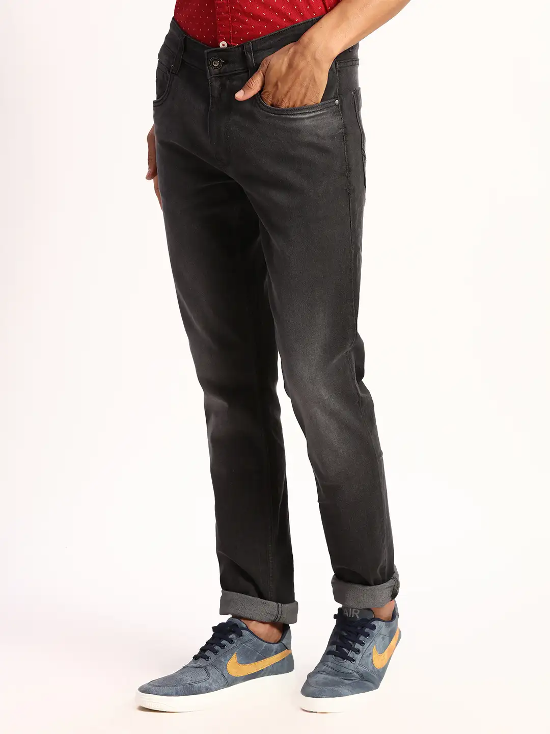 Men Black Slim Tapered Fit Plain Cotton Blend Jeans - Image 3