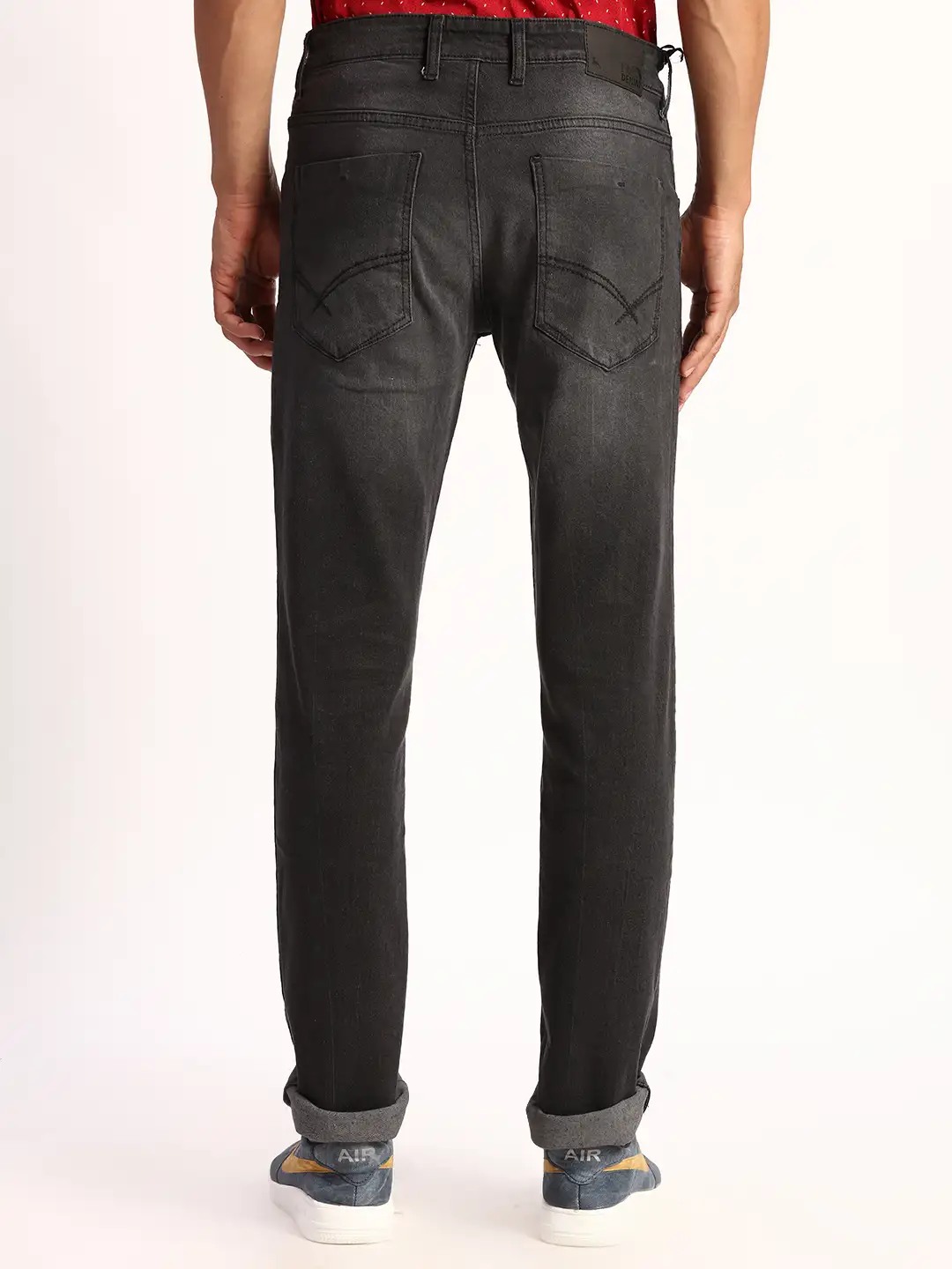 Men Black Slim Tapered Fit Plain Cotton Blend Jeans - Image 4