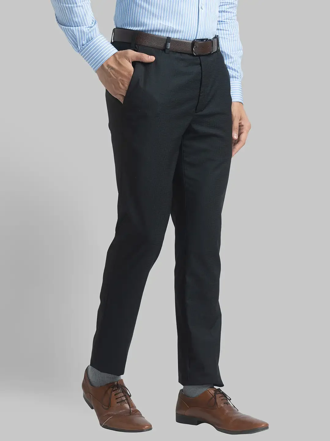 Men Black Super Slim Fit Checks Small Polyester Blend Trouser
