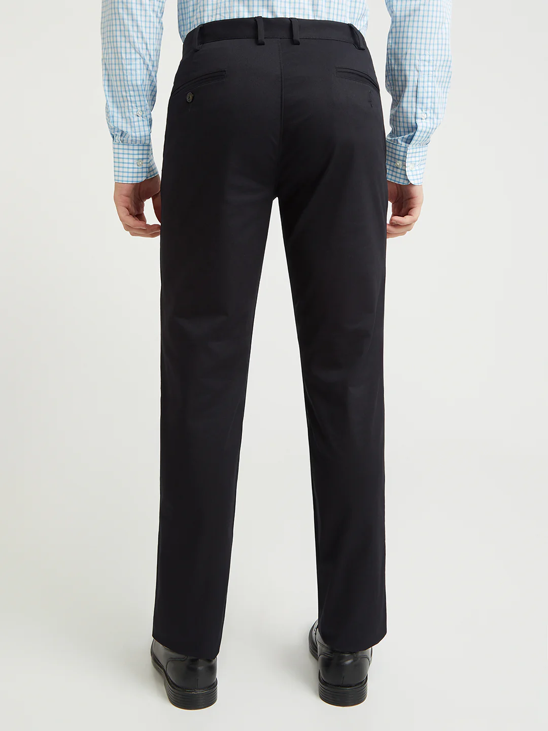 Men Black Super Slim Fit Solid Cotton Blend Trouser - Image 4