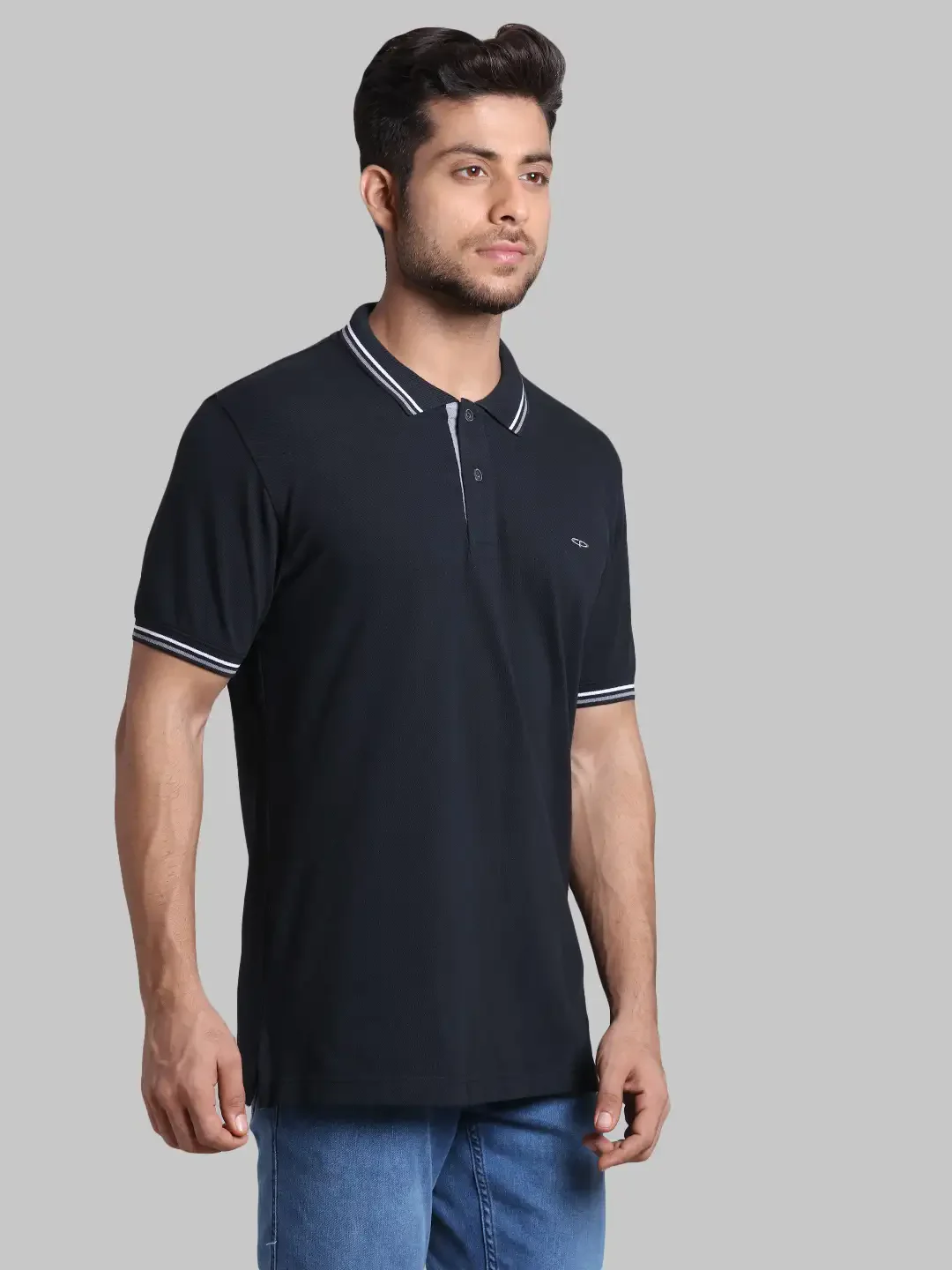 Men Black Tailored Fit Solid Cotton Blend Half Sleeve T-Shirt - Image 2