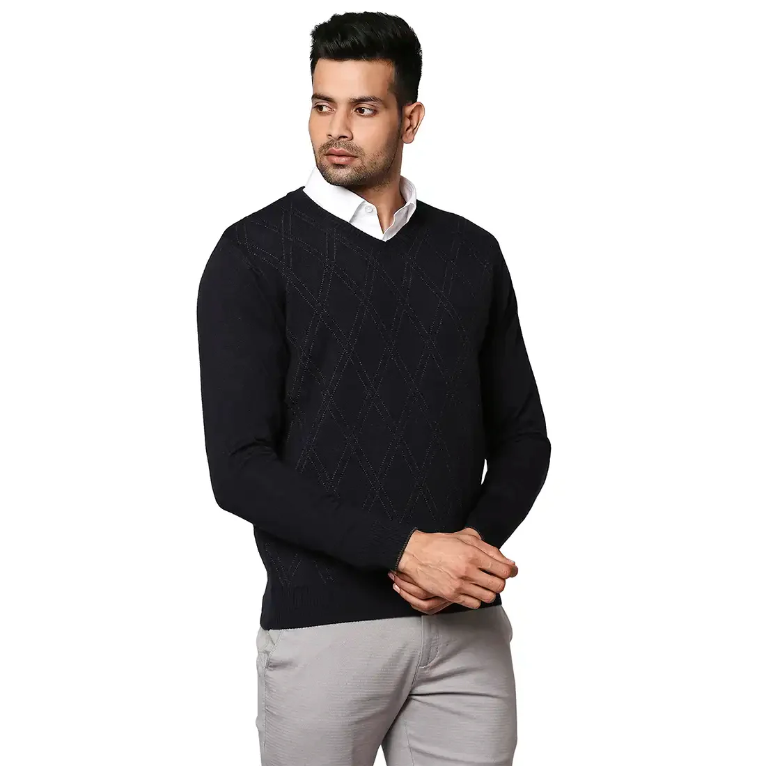 Men Blue Argyle Wool Blend Full Sleeve V Neck Collar Sweaters - Image 2