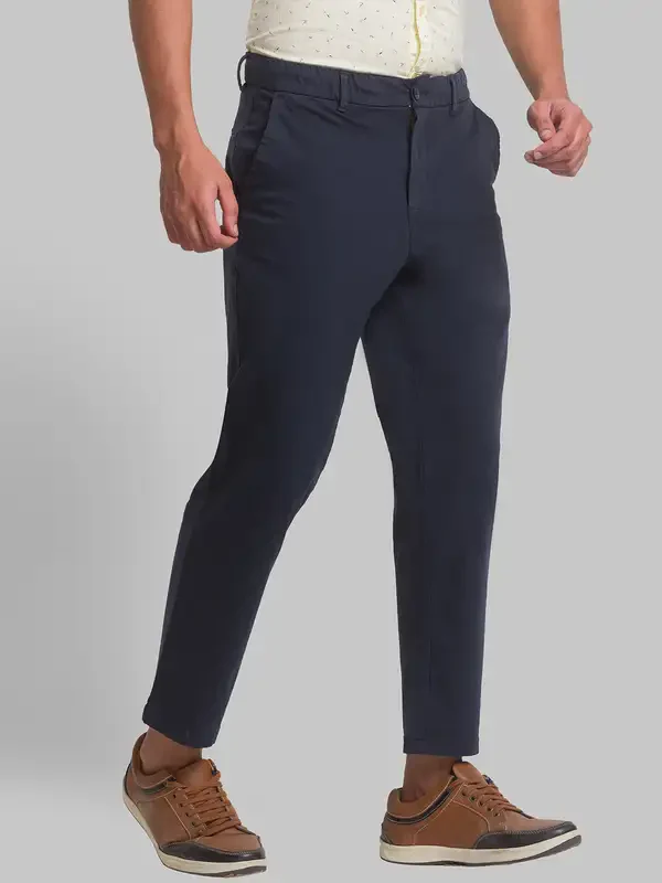 Men Blue Carrot Fit Solid Cotton Blend Trouser - Image 2