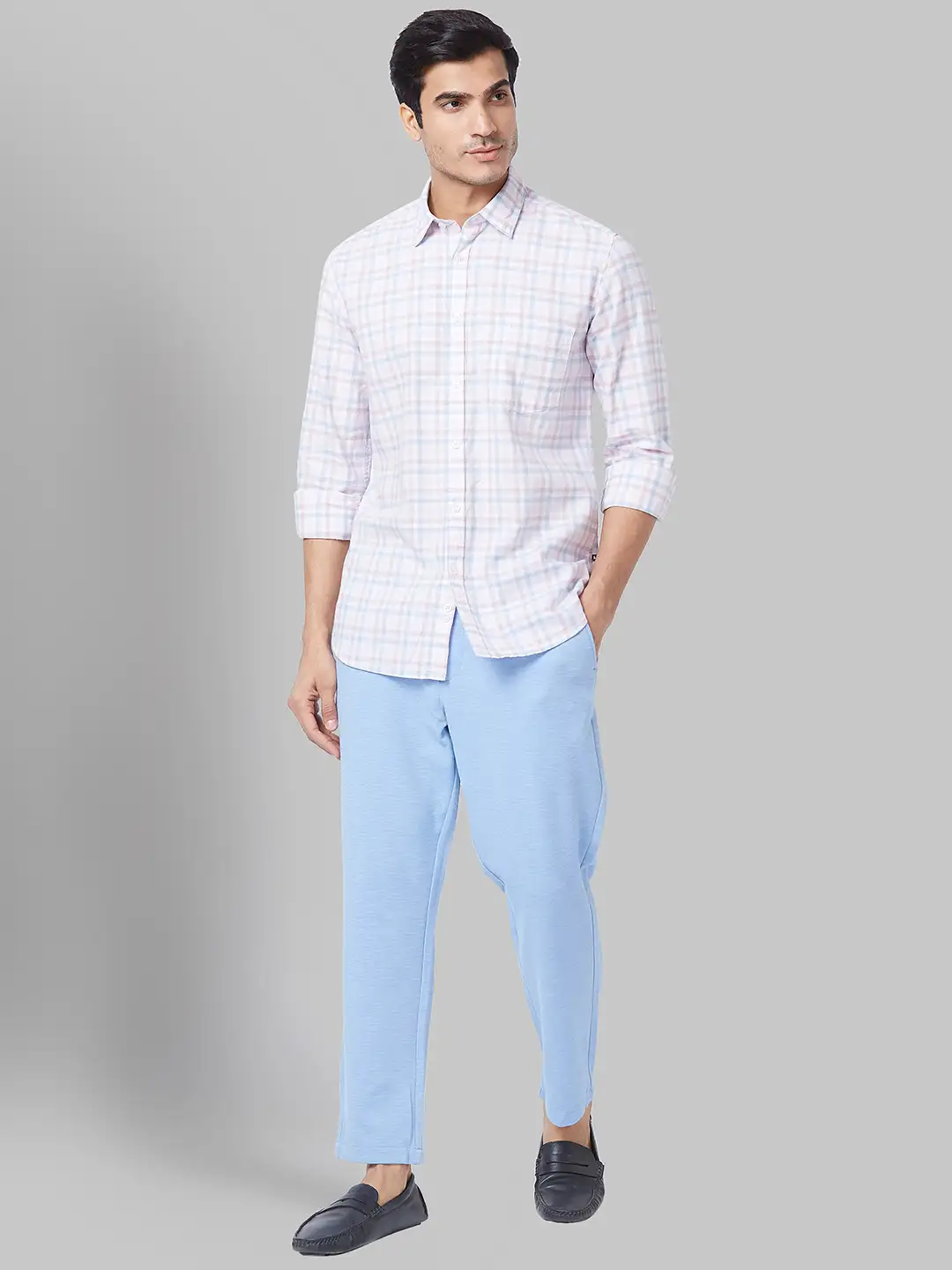 Men Blue Carrot Fit Solid Terylene Blend Trouser - Image 5