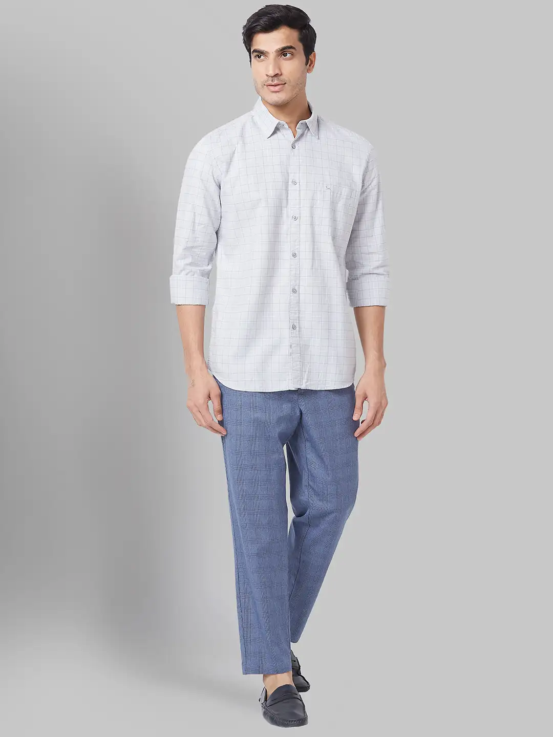 Men Blue Carrot Fit Yarn Dyed Cotton Blend Trouser - Image 5