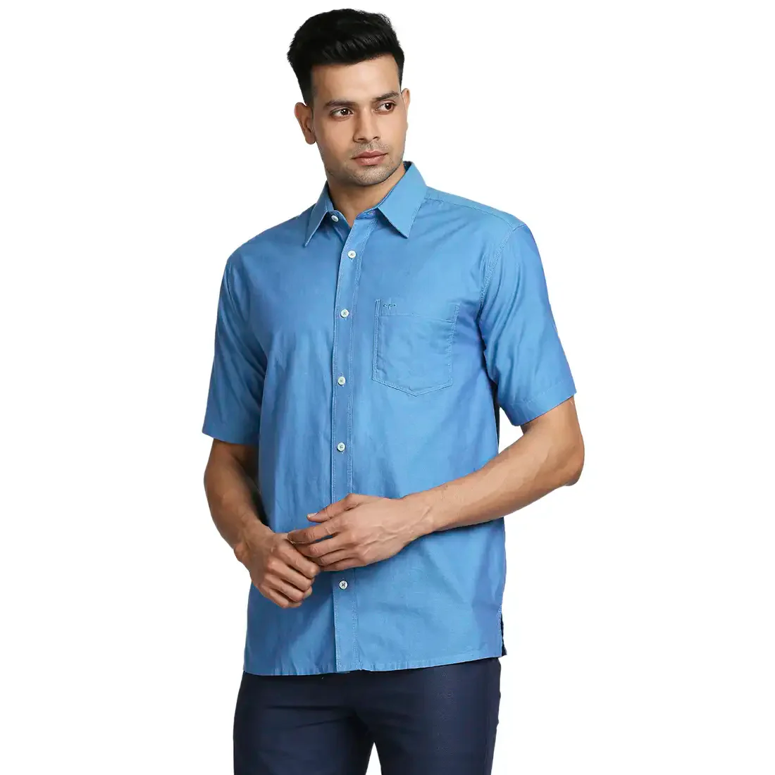Men Blue Classic Fit Solid Cross Dyed Cotton Half Sleeve Shirts - Image 3