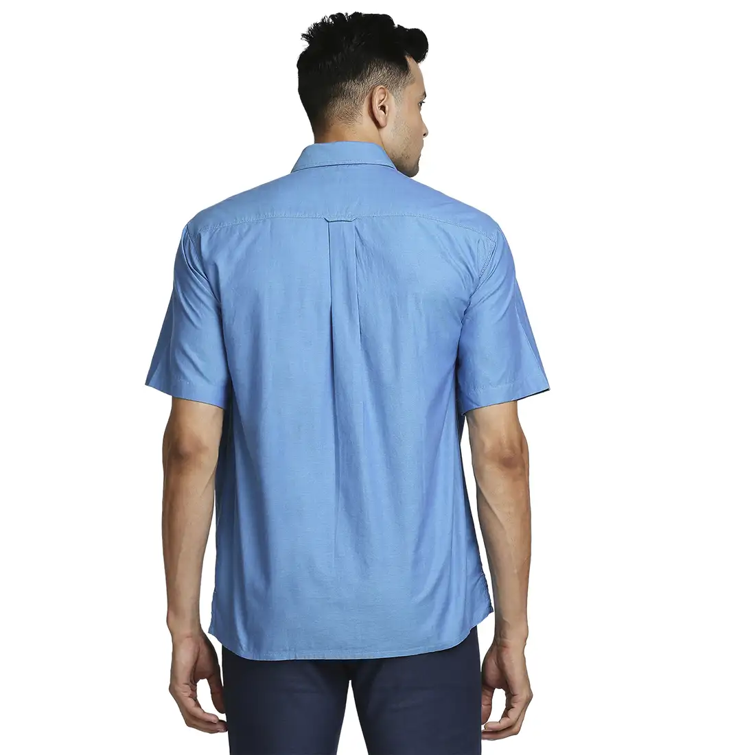 Men Blue Classic Fit Solid Cross Dyed Cotton Half Sleeve Shirts - Image 4