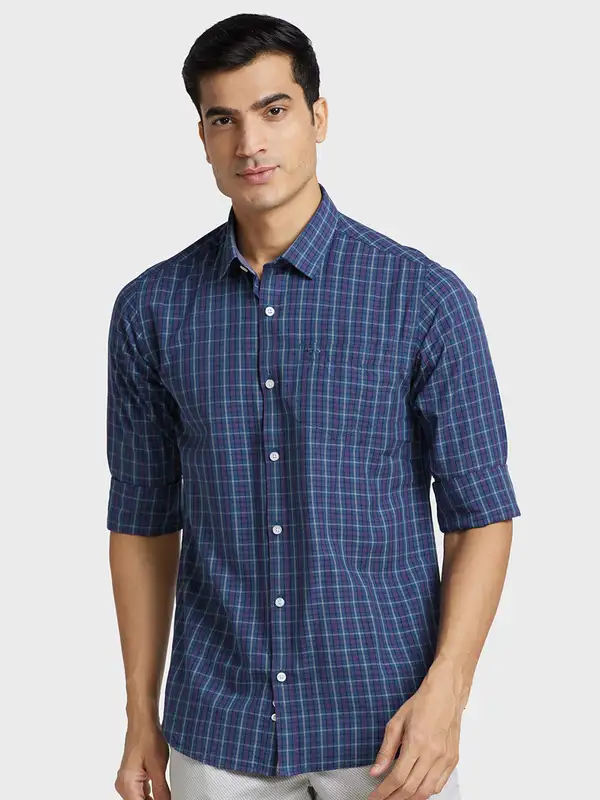 Men Blue Contemporary Fit Checks Cotton Blend Full Sleeve Shirts