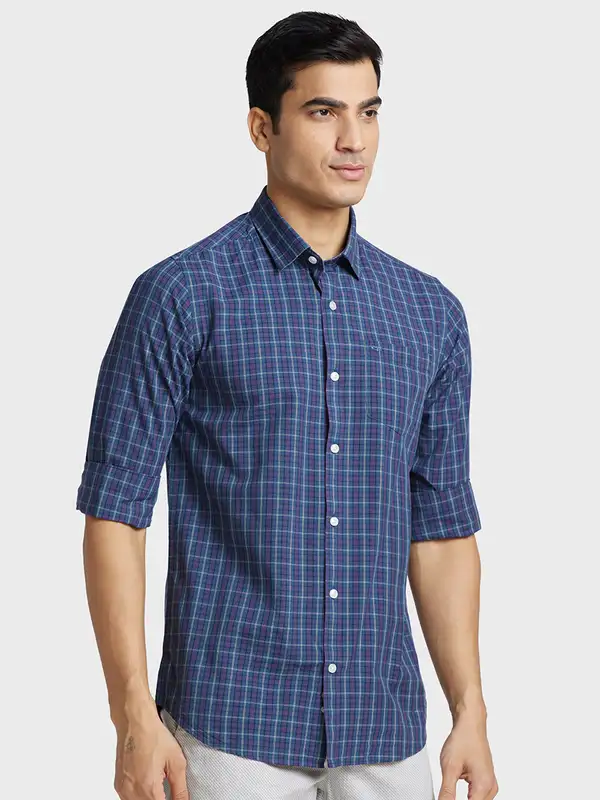 Men Blue Contemporary Fit Checks Cotton Blend Full Sleeve Shirts - Image 2