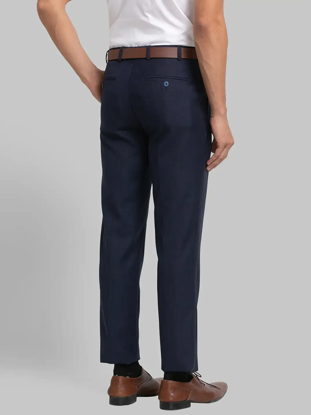 Men Blue Contemporary Fit Checks Polyester Blend Trouser - Image 4