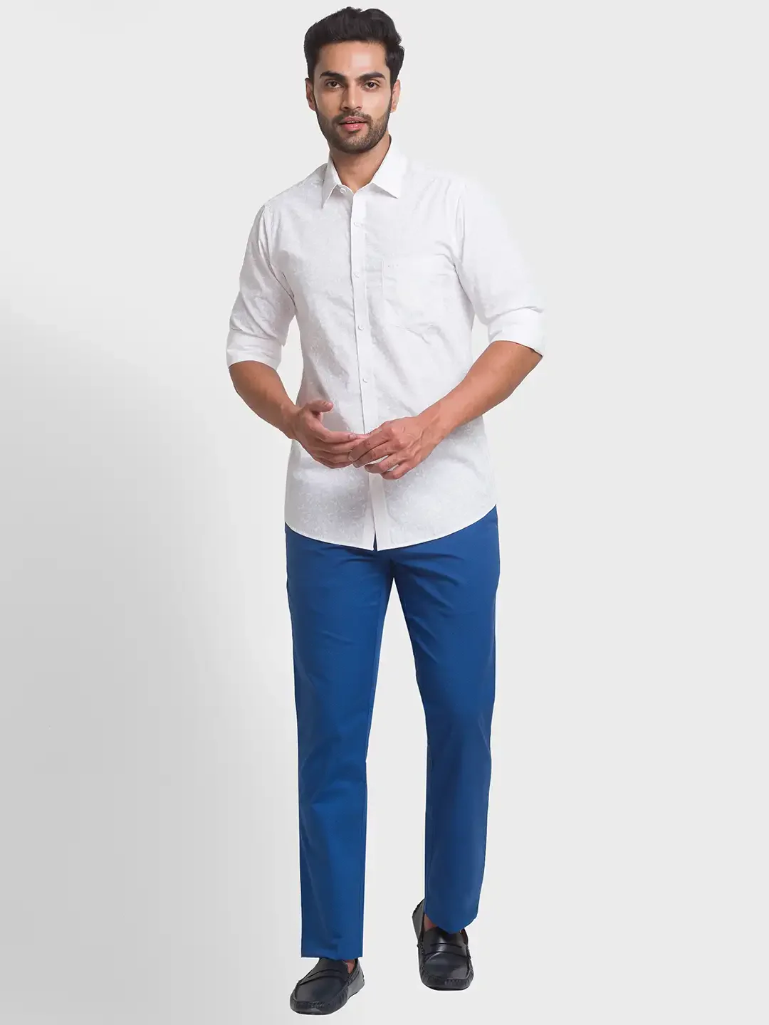 Men Blue Contemporary Fit Print Cotton Blend Trouser - Image 5
