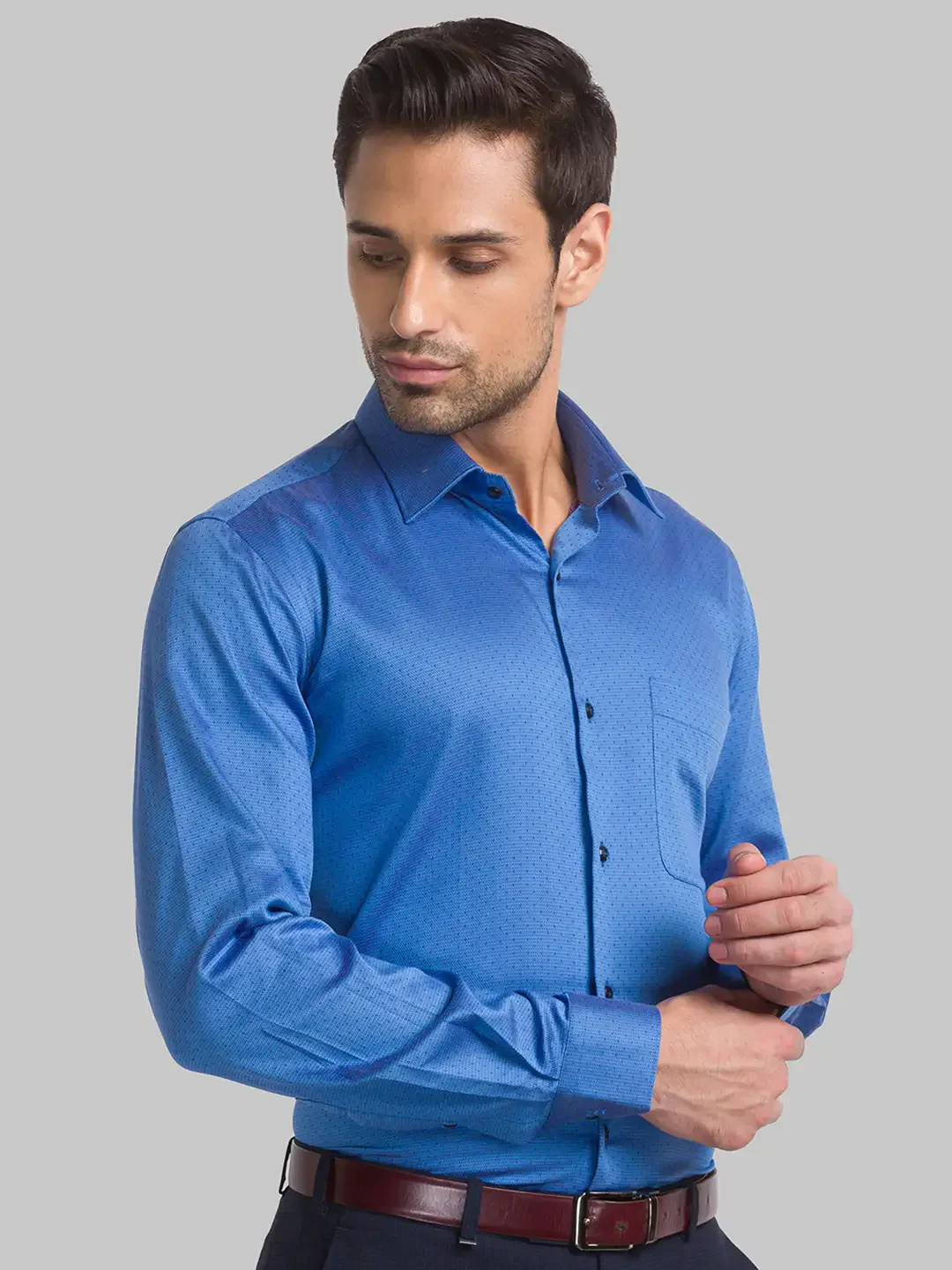 Men Blue Contemporary Fit Structure Cotton Blend Cut Collar Shirts - Image 2