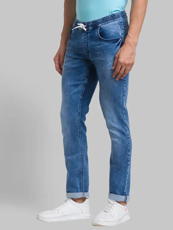 Men Blue Jogger Fit Jacquard Cotton Blend Jeans - Image 3