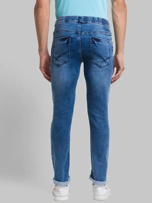 Men Blue Jogger Fit Jacquard Cotton Blend Jeans - Image 4