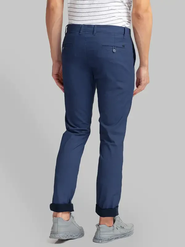 Men Blue Low Rise Tapered Fit Print Cotton Blend Trouser - Image 4