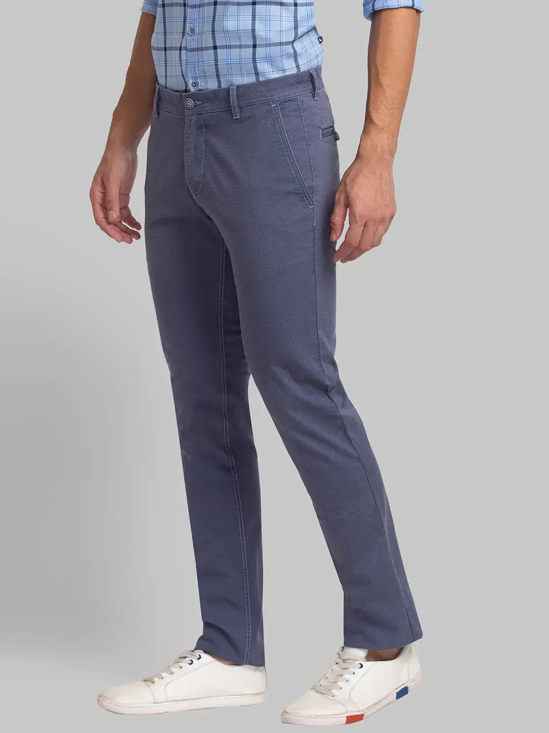 Men Blue Low Rise Tapered Fit Print Cotton Blend Trouser - Image 3