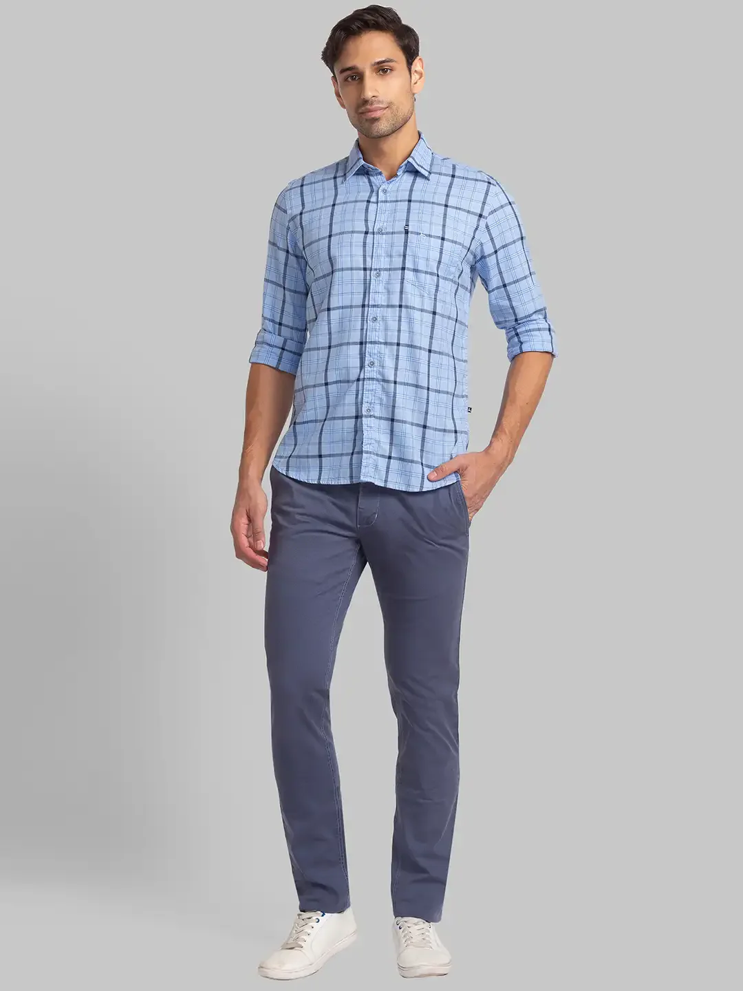 Men Blue Low Rise Tapered Fit Print Cotton Blend Trouser - Image 5