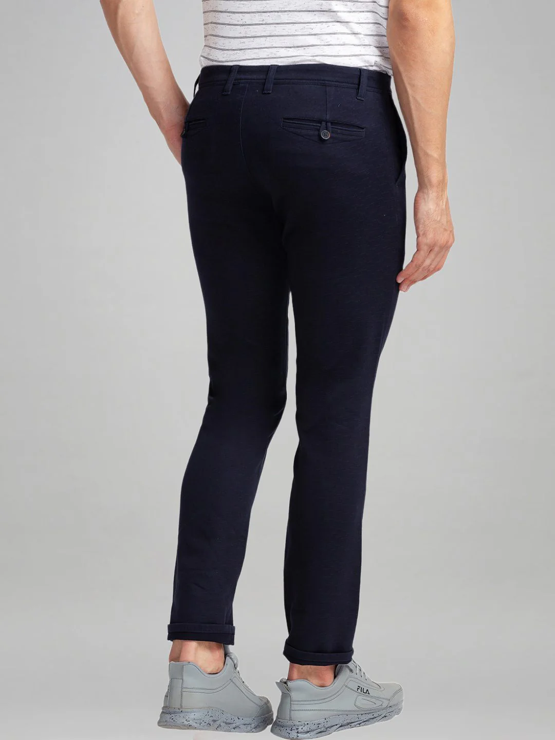 Men Blue Low Rise Tapered Fit Yarn Dyed Cotton Blend Trouser - Image 3