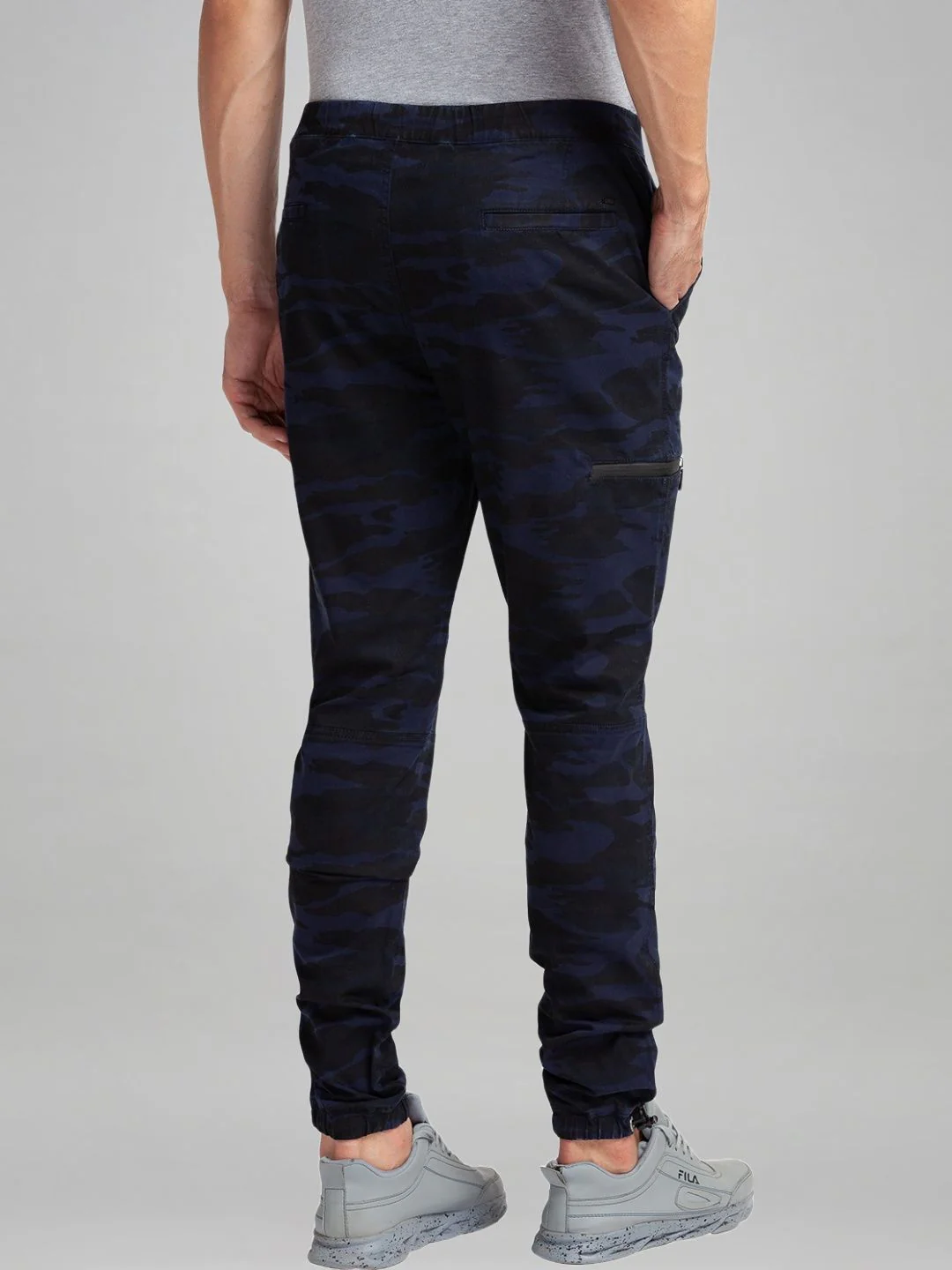 Men Blue Lrt Fit Print Cotton Blend Trouser - Image 3