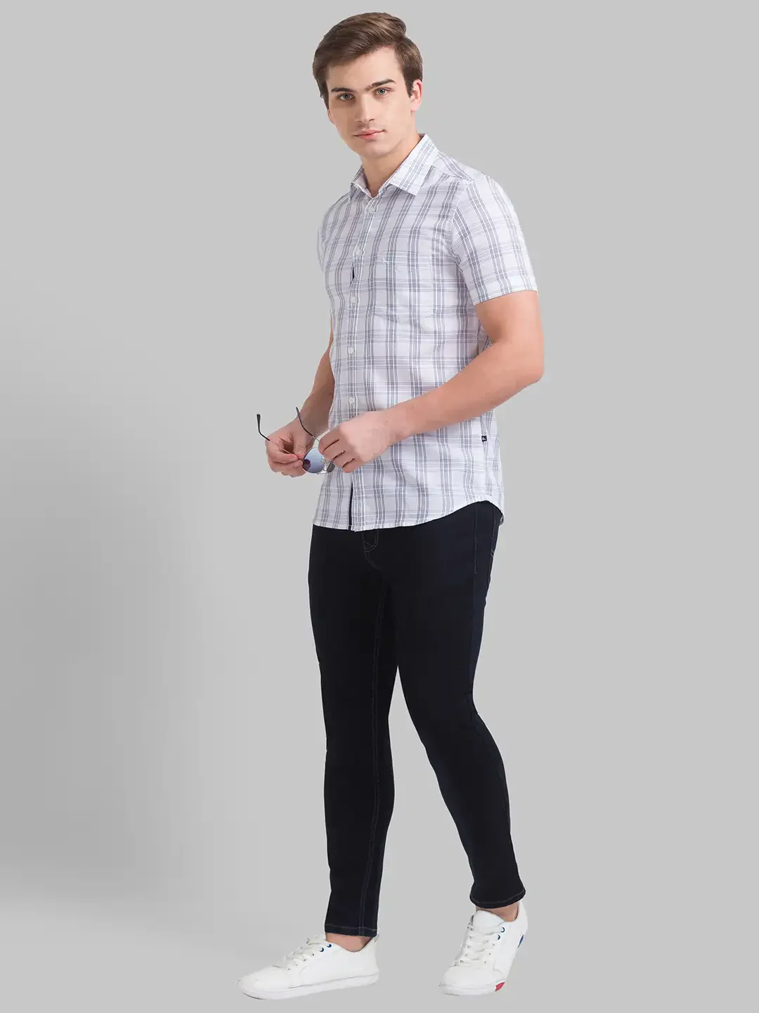 Men Blue Skinny Cropped Fit Dobby Cotton Blend Jeans - Image 5