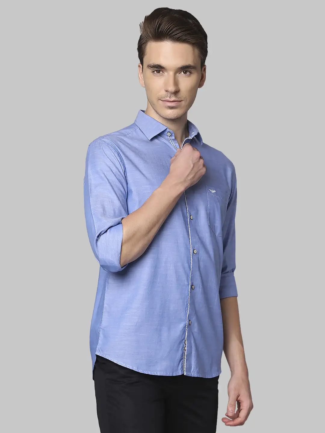 Men Blue Slim Fit Chambray Cotton Cut Away Collar Shirts - Image 2