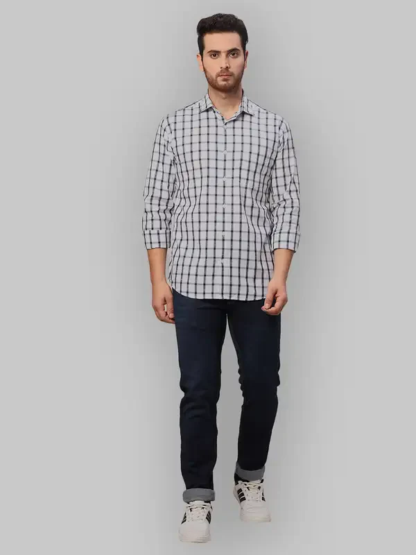 Men Blue Slim Fit Checks Cotton Cut Away Collar Shirts - Image 6