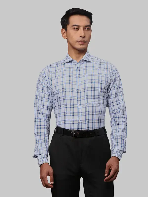 Men Blue Slim Fit Checks Cotton Cut Away Collar Shirts