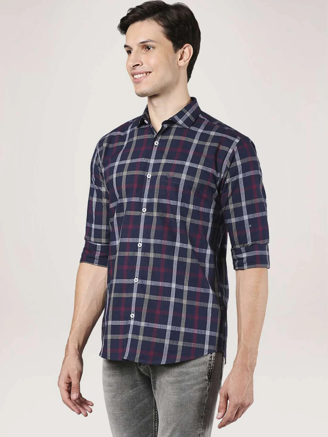 Men Blue Slim Fit Checks Cotton Cut Away Collar Shirts - Image 6