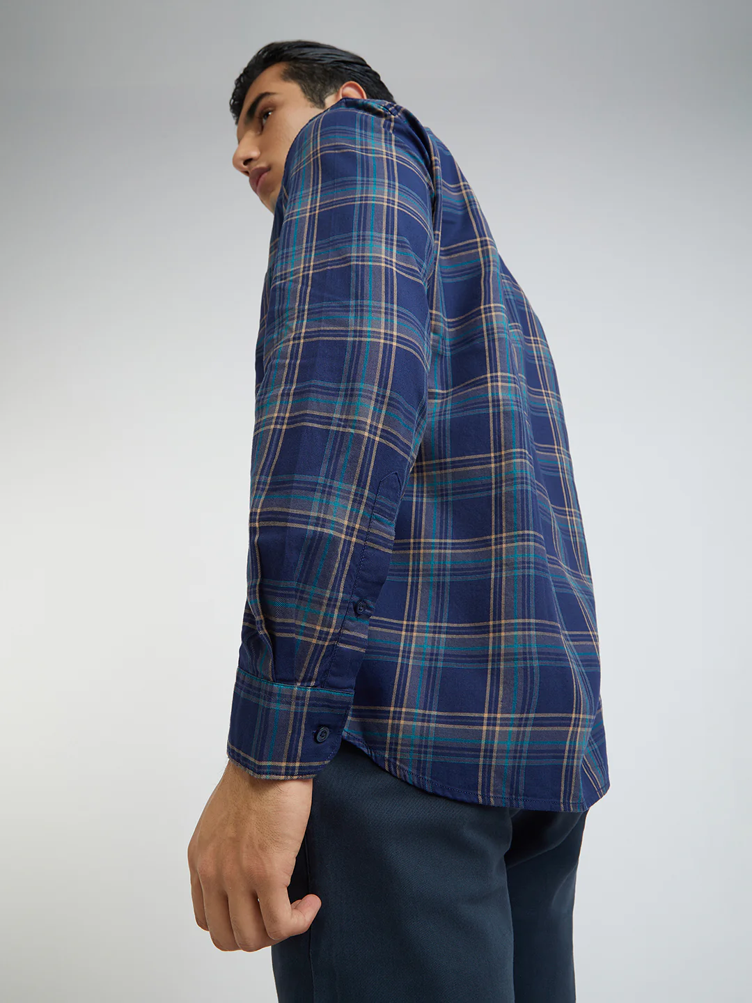 Men Blue Slim Fit Checks Cotton Full Sleeve Shirts - Image 4