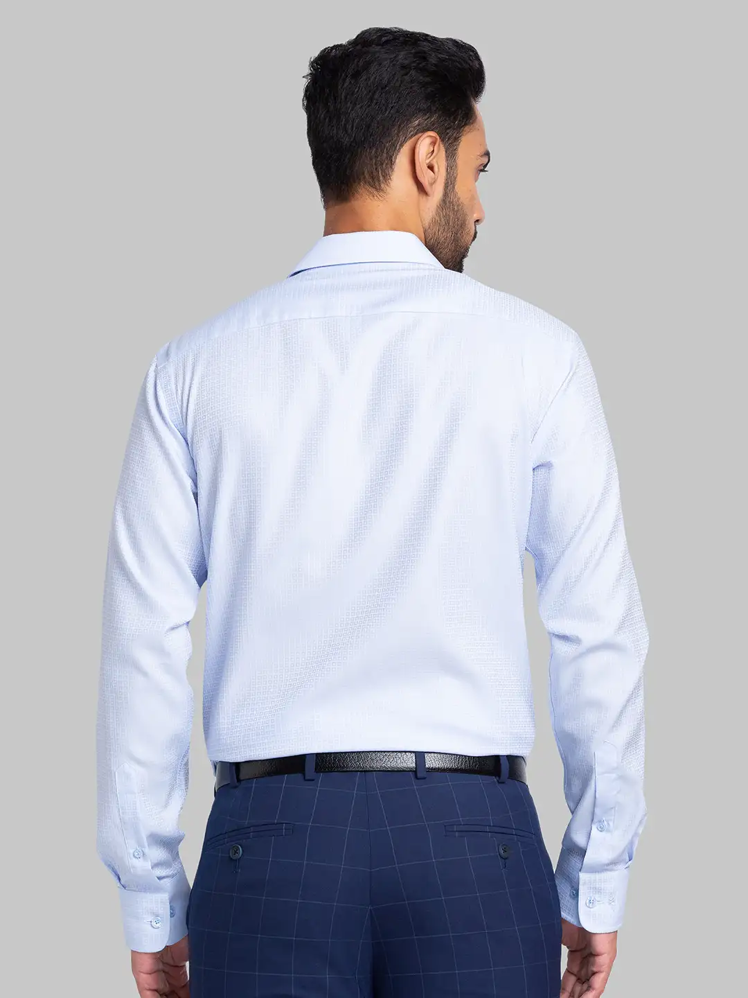 Men Blue Slim Fit Checks Cotton Shirts - Image 4