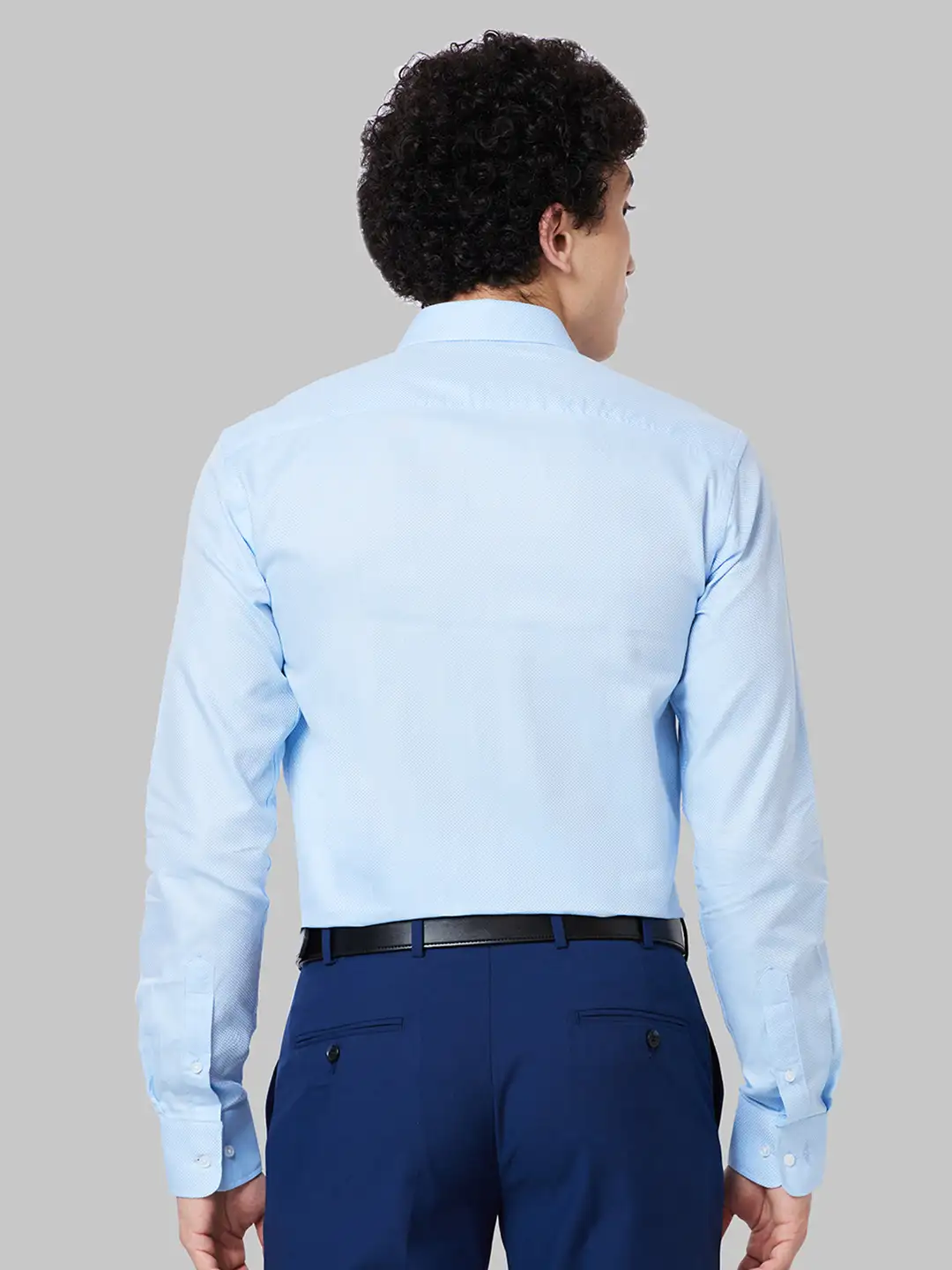 Men Blue Slim Fit Dobby Cotton Shirts - Image 4