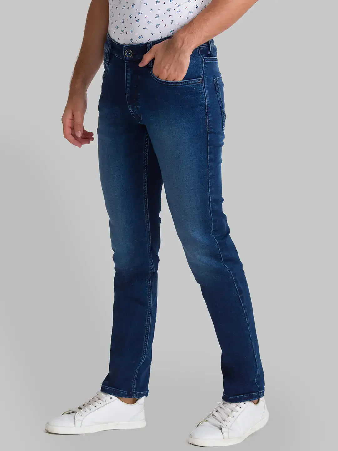 Men Blue Slim Fit Knitted Cotton Blend Jeans - Image 3
