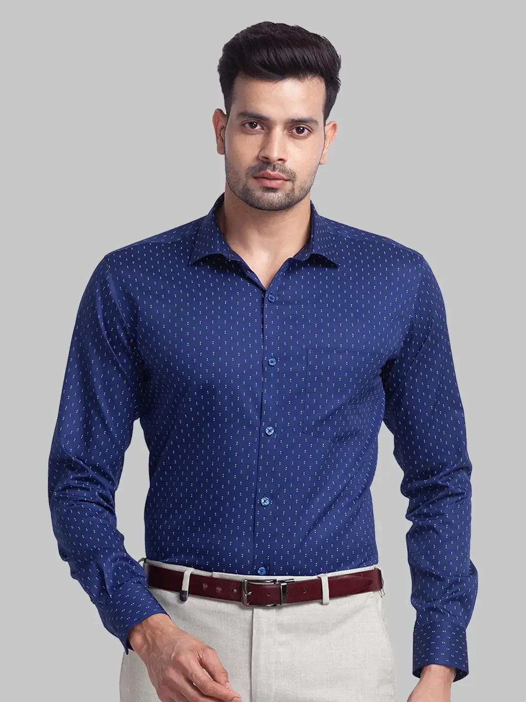 Men Blue Slim Fit Print Cotton Cut Away Collar Shirts
