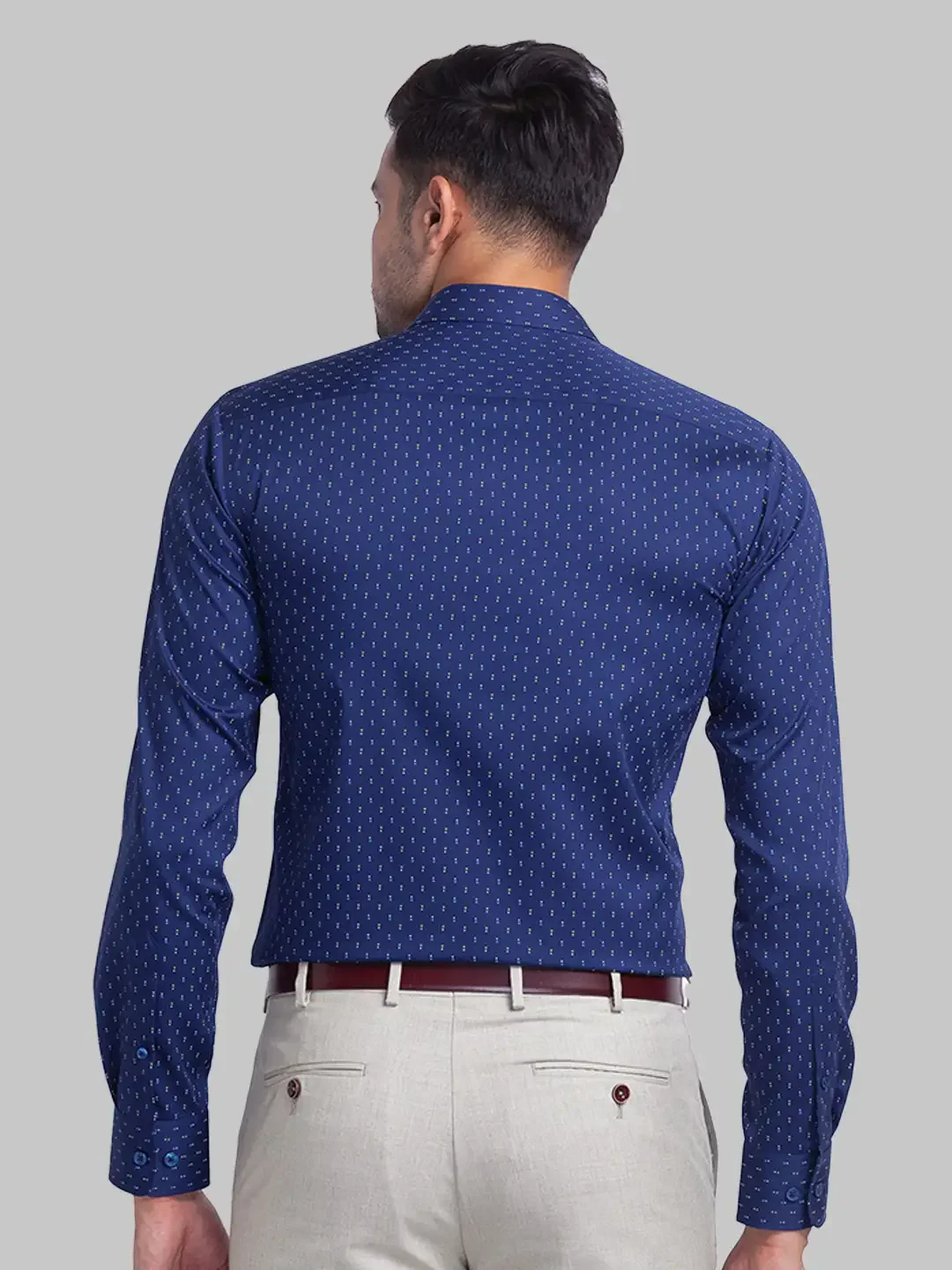 Men Blue Slim Fit Print Cotton Cut Away Collar Shirts - Image 4