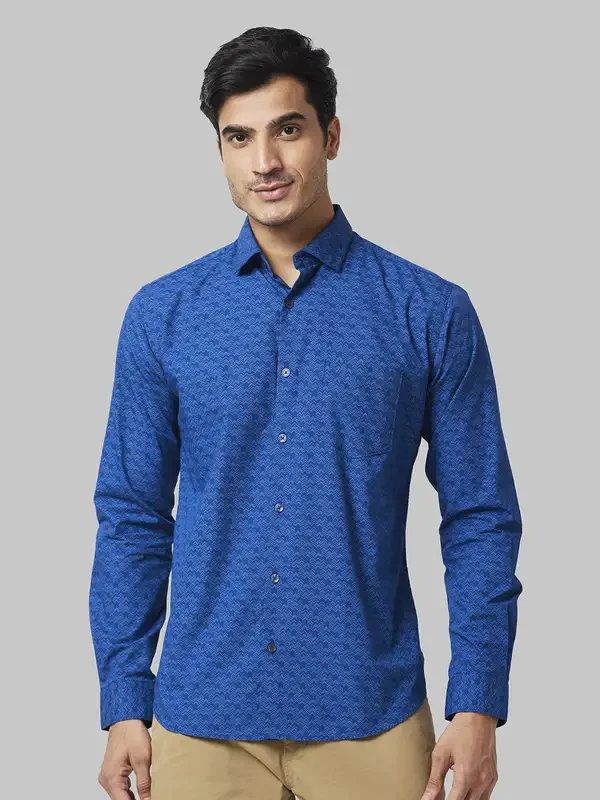 Men Blue Slim Fit Print Cotton Cut Away Collar Shirts