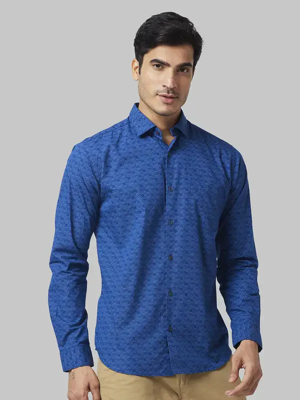 Men Blue Slim Fit Print Cotton Cut Away Collar Shirts - Image 2